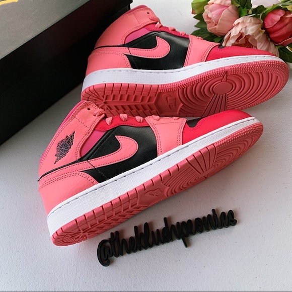 Air Jordan 1 Mid NWT - Picture 9 of 12